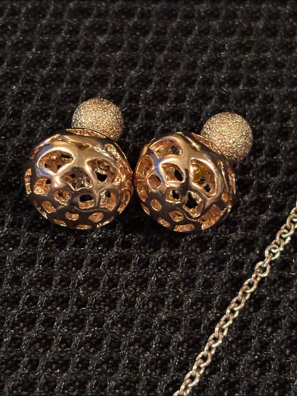 Guess Delicate Rose Gold Filigree Pendant Necklace and Rose Gold Earrings - Picture 7 of 12